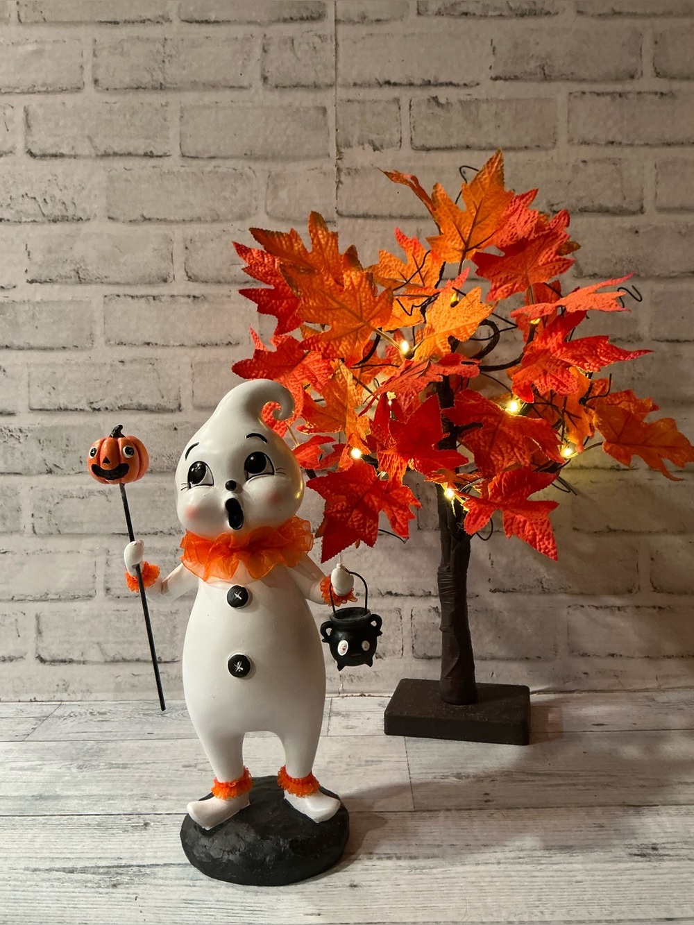 GHOULISH marching circus ghost decor